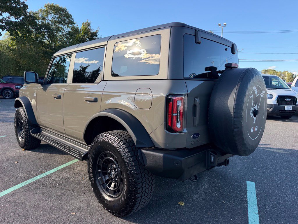 Certified 2025 Ford Bronco Outer Banks w/ Sasquatch Package AWD/4WD image 3