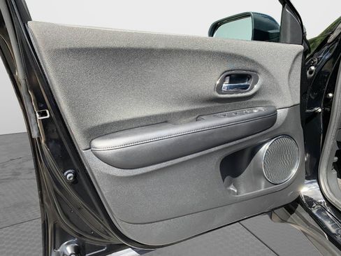 Used 2022 Honda HR-V EX image 10