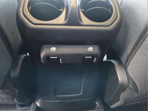 Used 2025 Jeep Wrangler Willys image 56