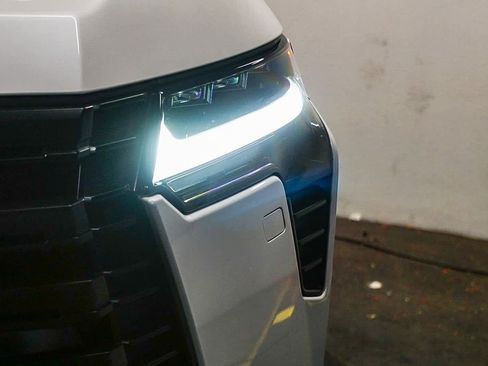 Used 2025 Lexus GX 550 image 7