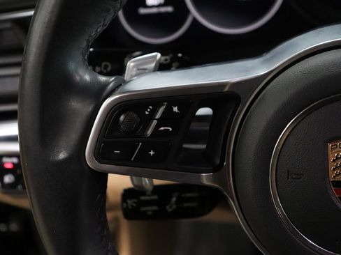 Used 2020 Porsche Panamera image 30