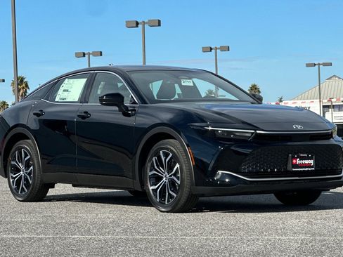 New 2026 Toyota Crown XLE image 2