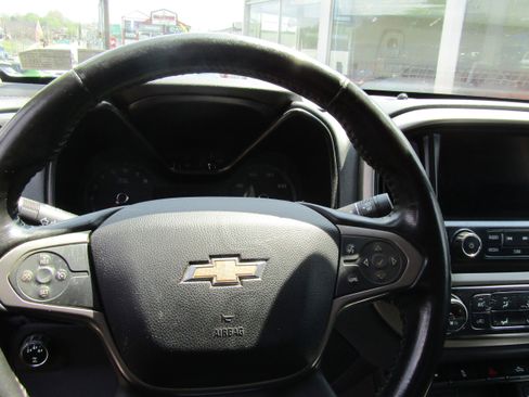 Used 2016 Chevrolet Colorado Z71 AWD/4WD image 12