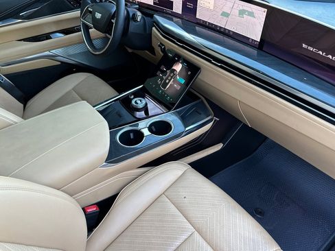 Used 2025 Cadillac Escalade IQ Sport 2 image 19