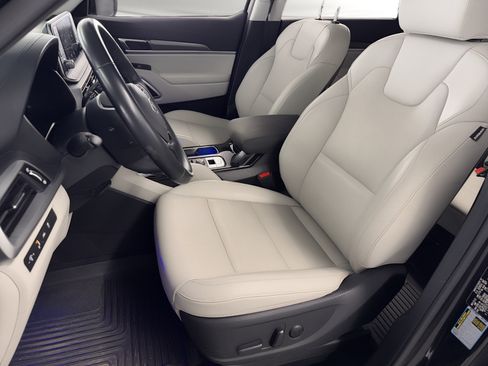 Used 2021 Kia Telluride S FWD image 5