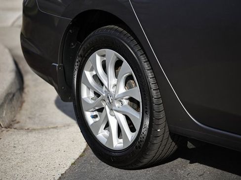 Used 2019 Nissan Sentra S w/ Appearance Package image 11