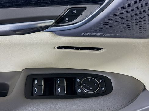 Used 2024 Cadillac XT6 Premium Luxury image 24