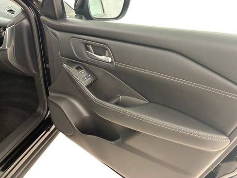 Used 2024 Nissan Rogue SL w/ SL Premium Package AWD/4WD image 15