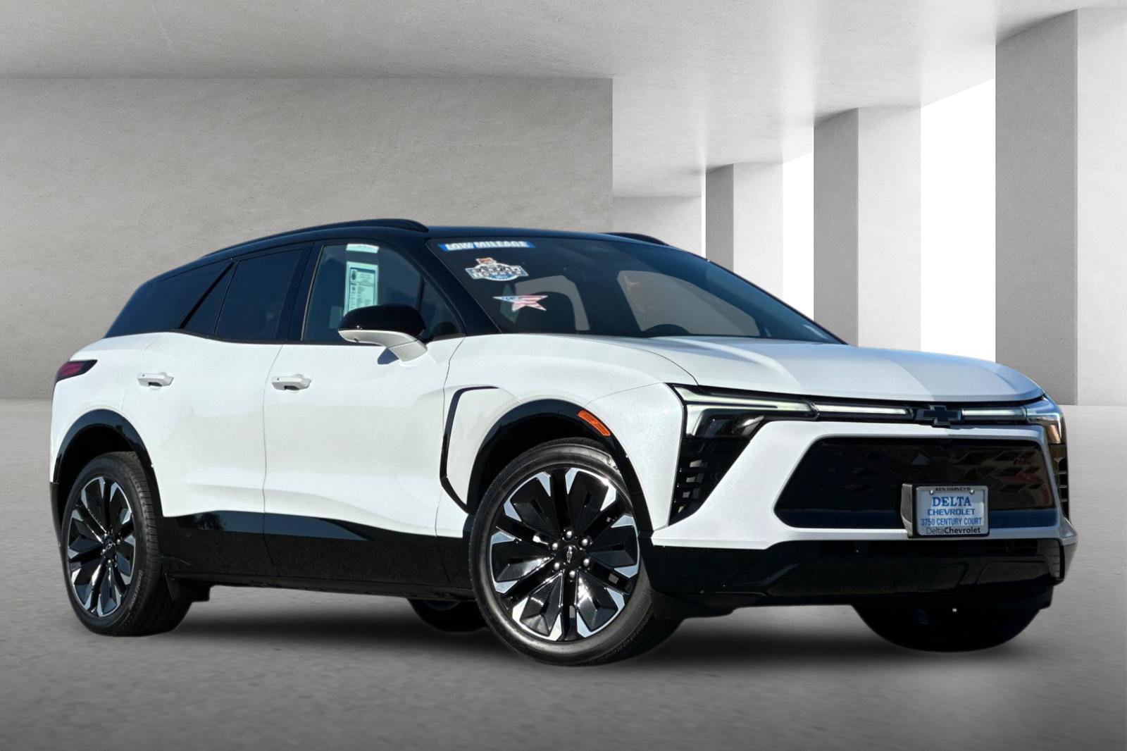 Used 2026 Chevrolet Blazer EV RS FWD image 1