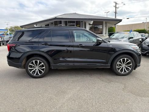 Certified 2025 Ford Explorer ST-Line AWD/4WD image 8