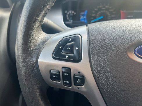 Used 2019 Ford Taurus SEL image 14