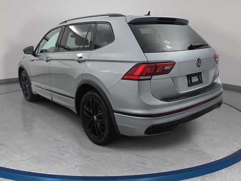 Used 2022 Volkswagen Tiguan SE R-Line FWD image 7
