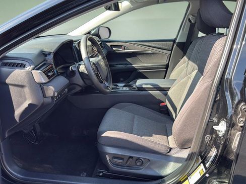 Used 2025 Toyota Camry LE w/ Convenience Package image 11