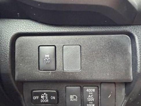 Used 2020 Toyota Tacoma TRD Off-Road AWD/4WD image 20