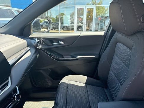 Used 2026 Chevrolet Equinox LT AWD/4WD image 23