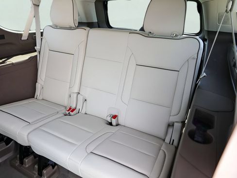 Used 2023 GMC Yukon XL Denali w/ Denali Reserve Package RWD image 27