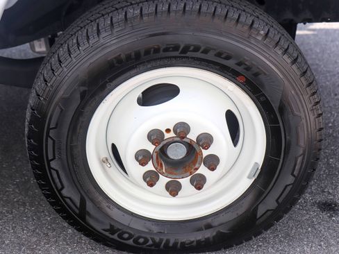 Used 2024 Ford E-450 and Econoline 450 Super Duty w/ Driver's Safety Package RWD image 25