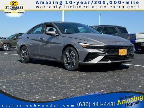 Used 2025 Hyundai Elantra Limited FWD image 1