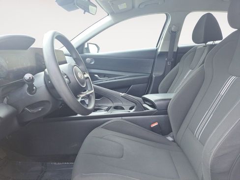 Used 2024 Hyundai Elantra SEL image 9