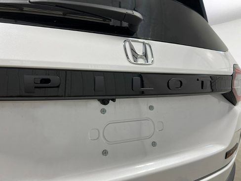 New 2025 Honda Pilot TrailSport image 9
