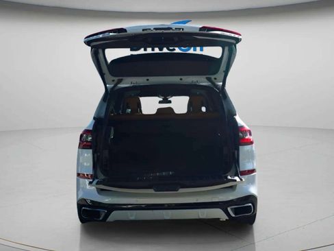 Used 2021 BMW X5 xDrive40i w/ M Sport Package image 6