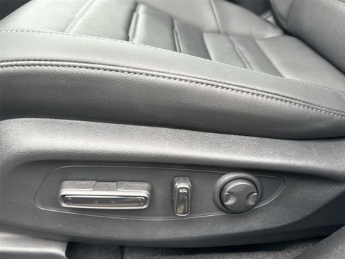 Used 2026 Honda CR-V EX-L image 12