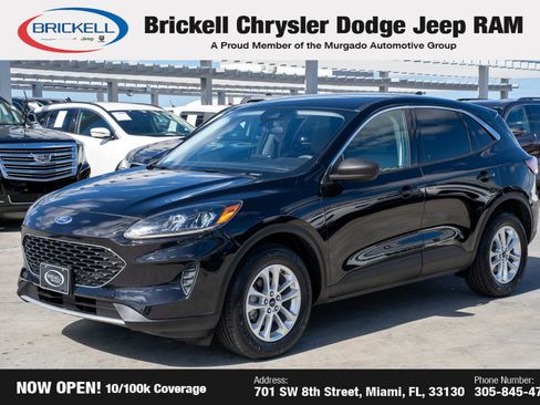 Used 2022 Ford Escape SE image 1