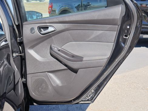 Used 2018 Ford Focus Titanium image 31