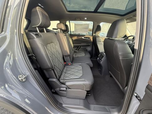 New 2026 Volkswagen Atlas SEL Premium R-Line image 24