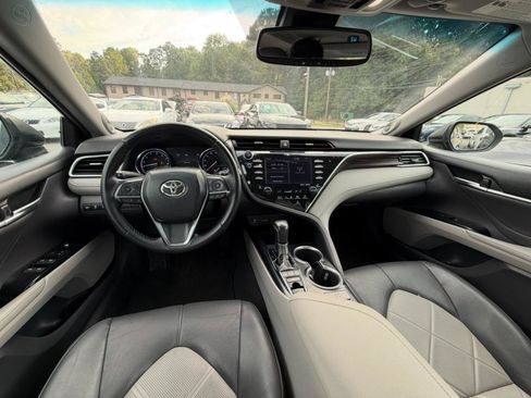 Used 2018 Toyota Camry XLE w/ Audio Package FWD image 2