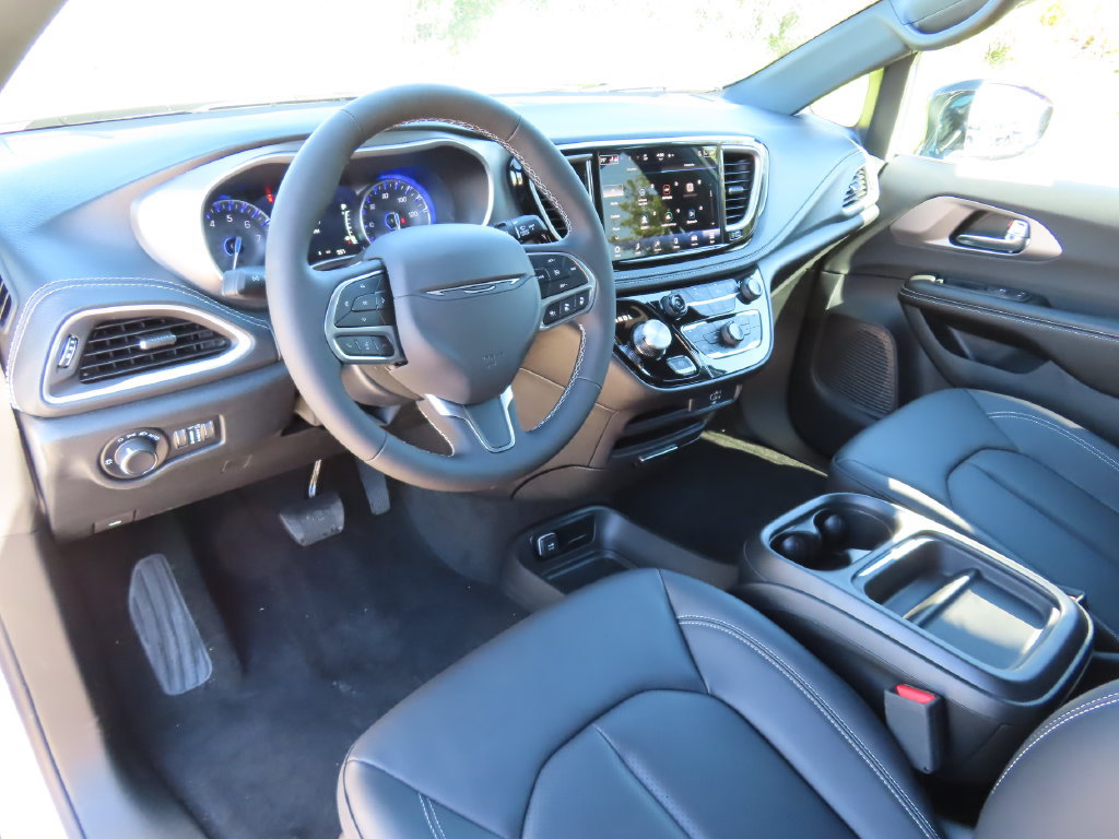 New 2027 Chrysler Pacifica Select AWD/4WD image 17
