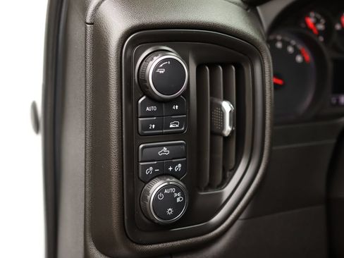 Used 2022 Chevrolet Silverado 1500 Custom AWD/4WD image 10