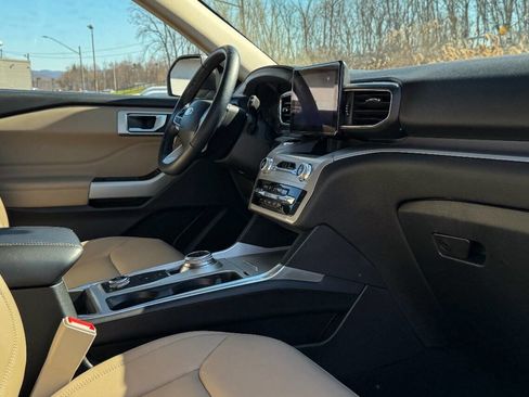 Used 2023 Ford Explorer XLT w/ Equipment Group 202A image 12