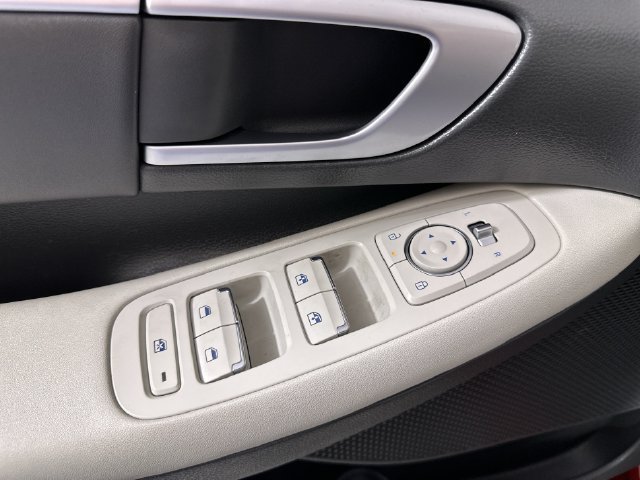 Used 2025 Hyundai Sonata SEL FWD image 24