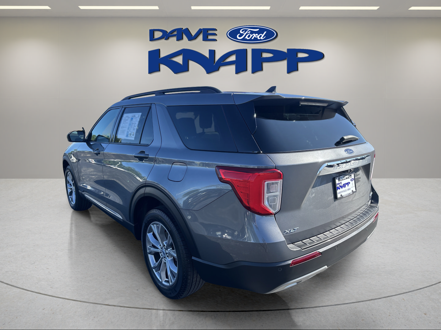 Used 2022 Ford Explorer XLT w/ Equipment Group 202A AWD/4WD image 5