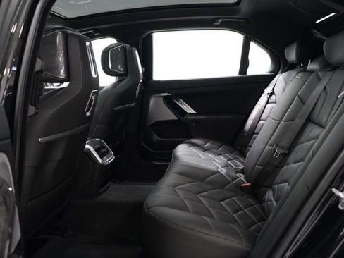 Used 2025 BMW 740i xDrive image 33