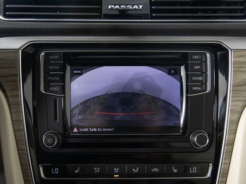 Used 2018 Volkswagen Passat 2.0T SE image 34
