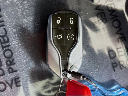 Used 2021 Maserati Quattroporte Trofeo image 23