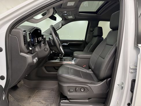 Used 2023 GMC Sierra 1500 SLT w/ SLT Premium Package image 19