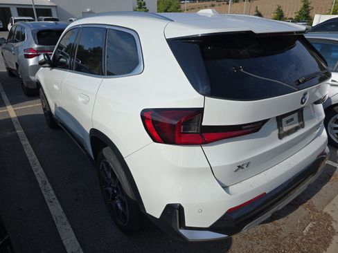Used 2023 BMW X1 xDrive28i w/ Convenience Package AWD/4WD image 3