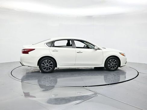 Used 2018 Nissan Altima 2.5 S w/ S Convenience Package image 2