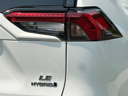 Used 2022 Toyota RAV4 LE AWD/4WD image 24