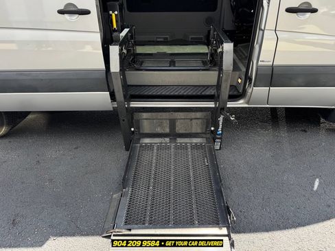 Used 2016 Mercedes-Benz Sprinter 2500 image 24