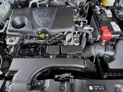 Certified 2021 Toyota RAV4 XLE Premium AWD/4WD image 32
