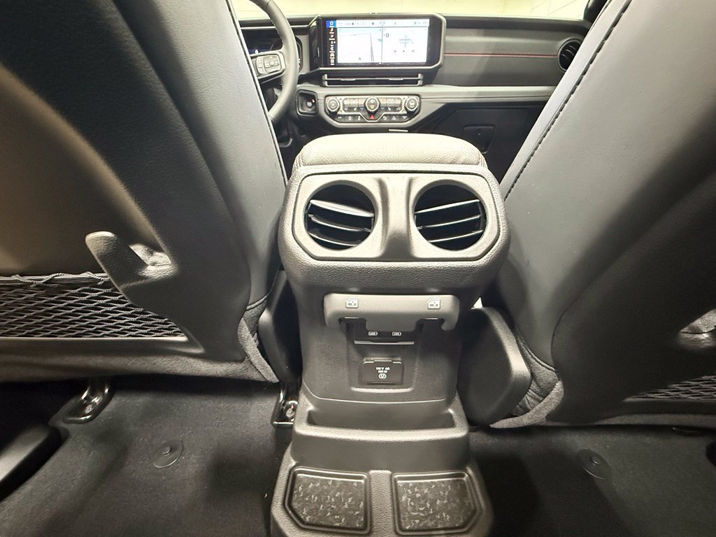 Used 2026 Jeep Wrangler Unlimited Rubicon AWD/4WD image 34