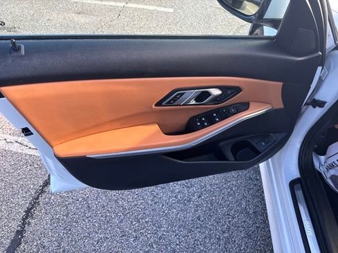 Used 2022 BMW 330i xDrive Sedan w/ Premium Package image 10