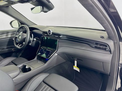 New 2025 Maserati Grecale GT image 30