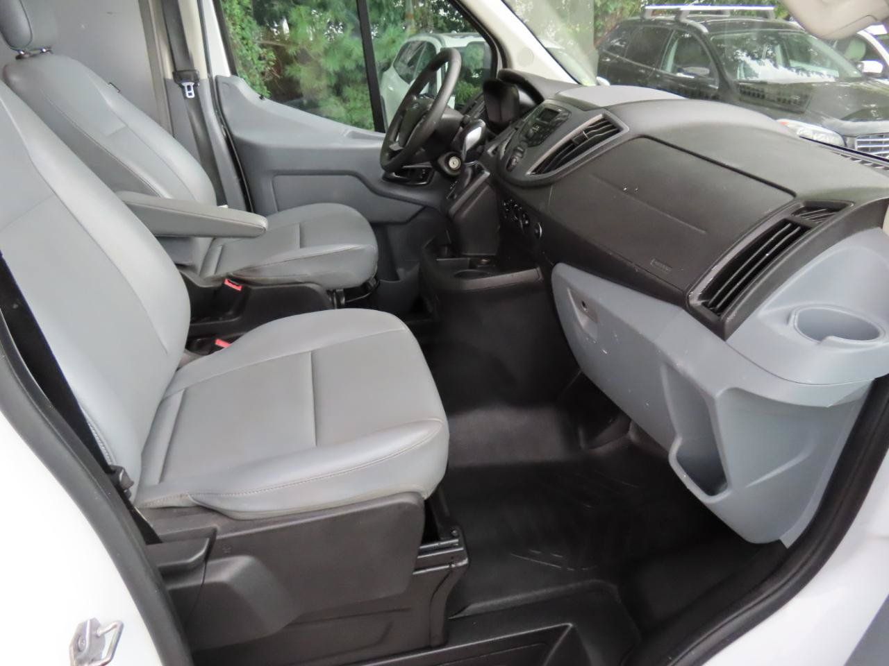 Used 2019 Ford Transit 250 148 Medium Roof RWD image 15