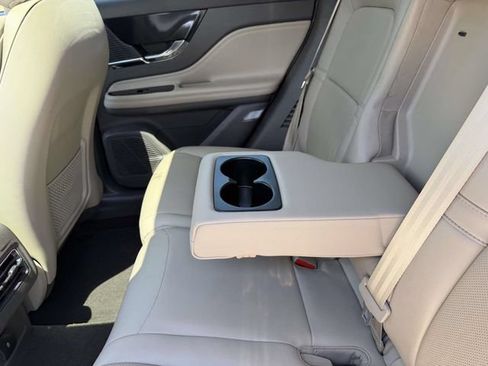 Used 2022 Lincoln Corsair AWD w/ Premium Package image 12