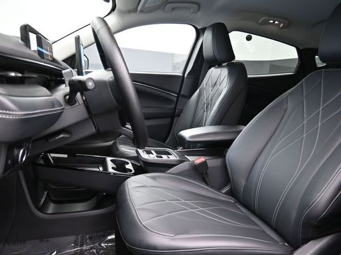 Used 2025 Ford Mustang Mach-E Select image 17